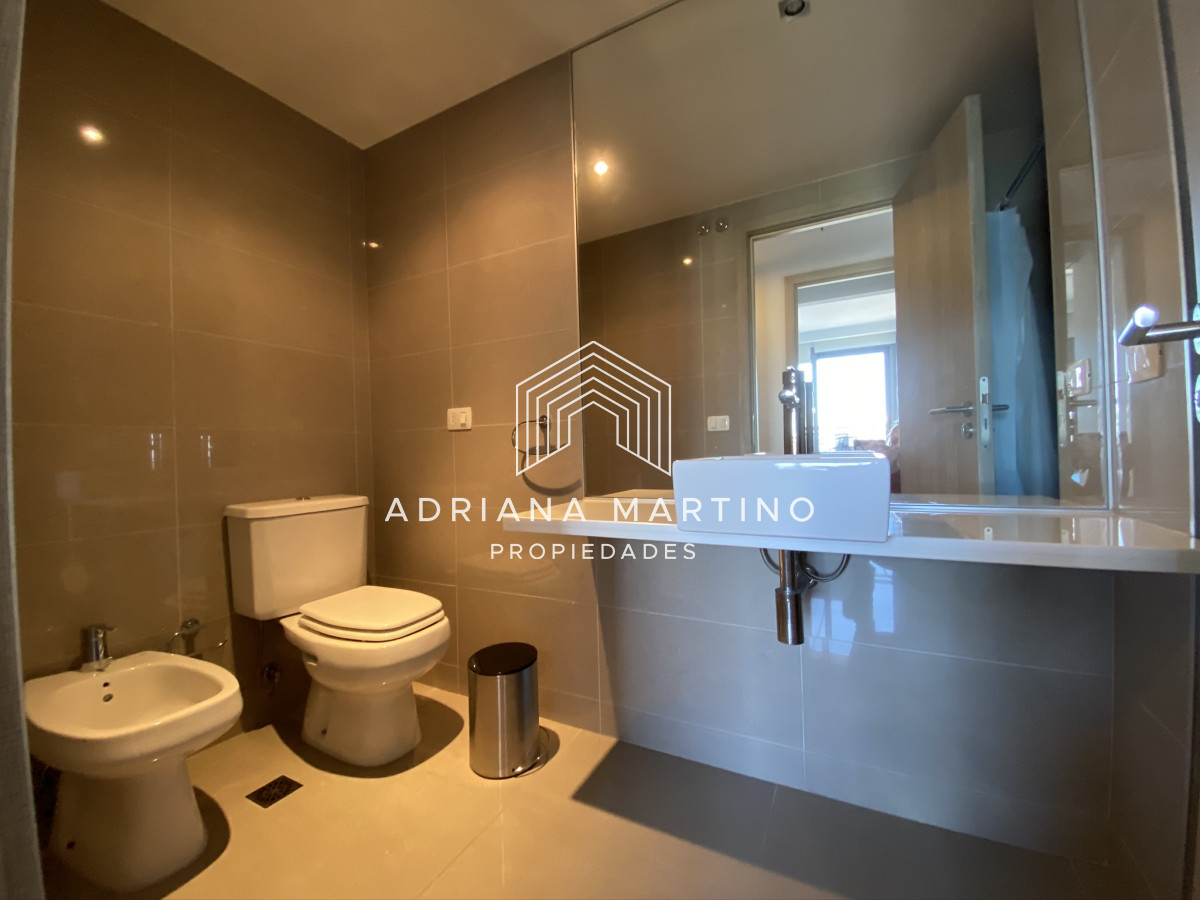 Apartamento ID.69144 - Excelente ubicación muy cerca del mar. Cómodo apartamento . Ambientes iluminados y amplios. 