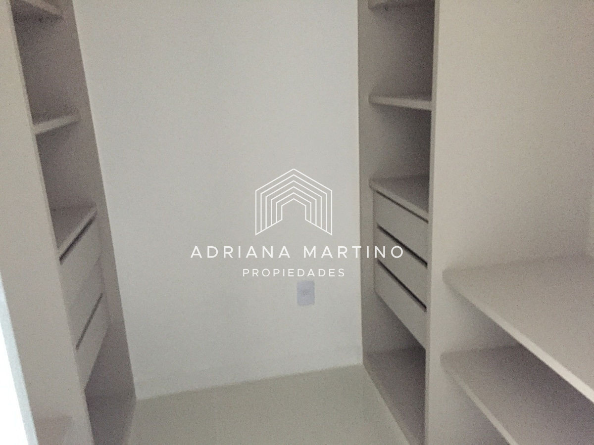 Apartamento ID.36945 - Hermoso apartamento ubicado en avenida Chiverta-Punta del Este.