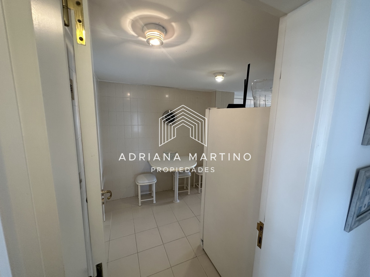Apartamento ID.70421 - Hermosa y amplia unidad de lujo en el Puerto de Punta del Este