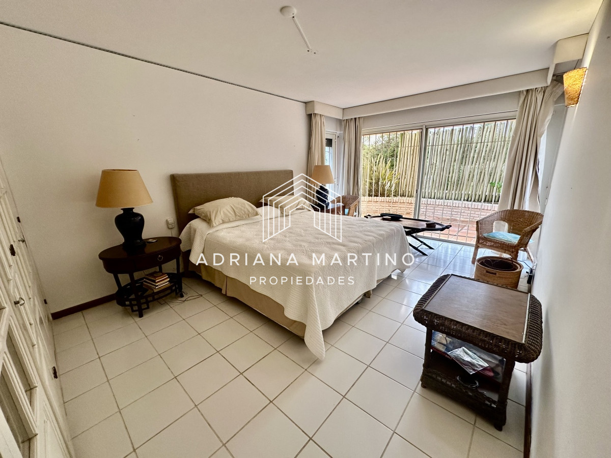 Apartamento ID.71014 - Excelente planta en primera línea brava 