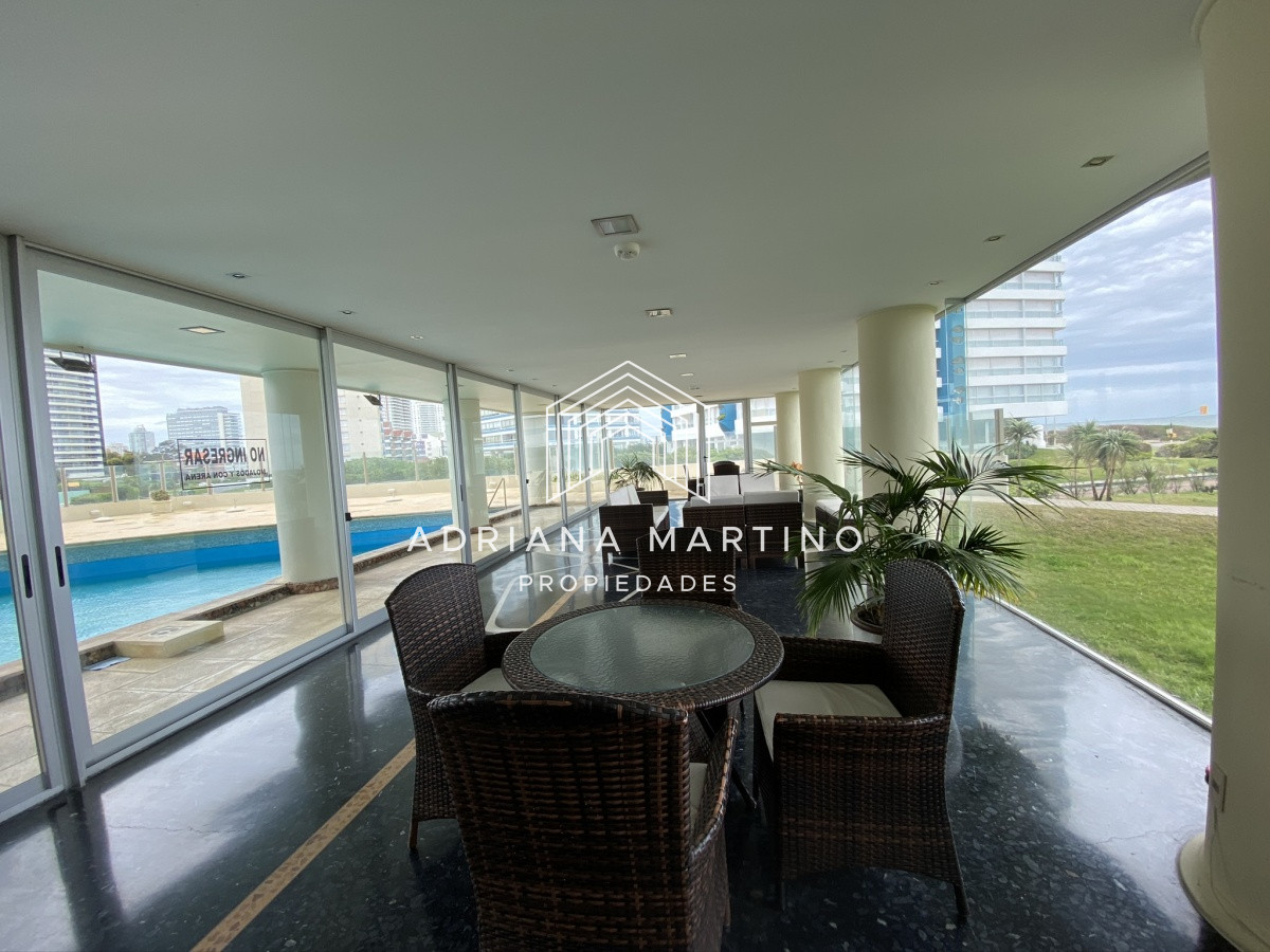 Apartamento ID.37621 - Cómoda planta en primera línea playa brava 