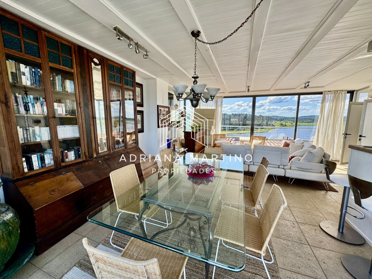 Apartamento ID.67231 - Espectacular Pent House en mansa con vista a la laguna.
