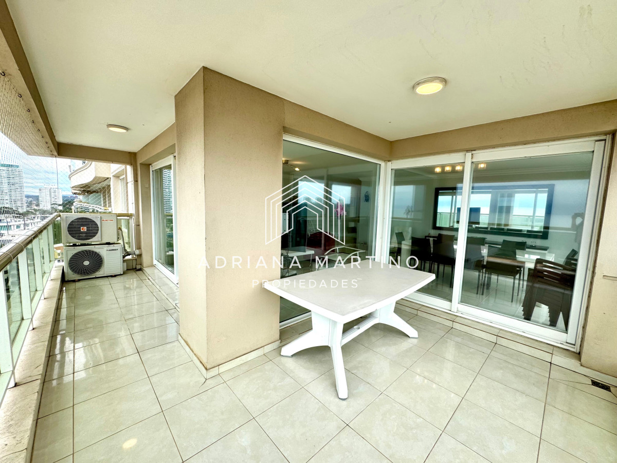 Apartamento ID.67253 - Excelente apartamento en primera línea playa mansa 