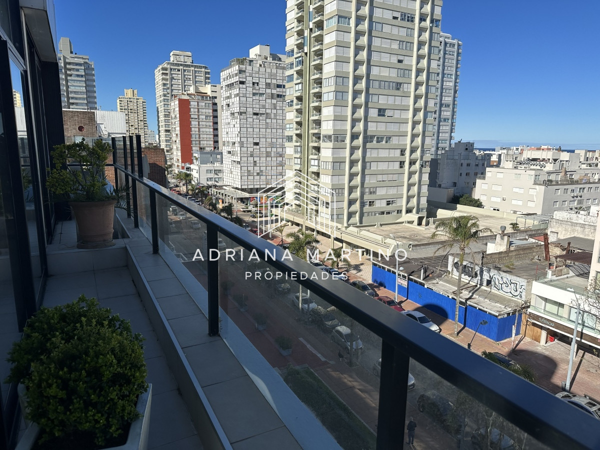 Apartamento ID.70421 - Hermosa y amplia unidad de lujo en el Puerto de Punta del Este