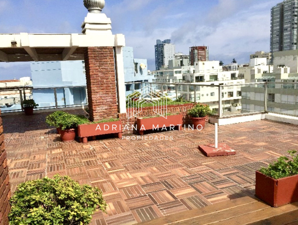 Apartamento ID.35885 - Hermoso apartamento con espectacular vista al mar, ubicado en península de Punta del Este.