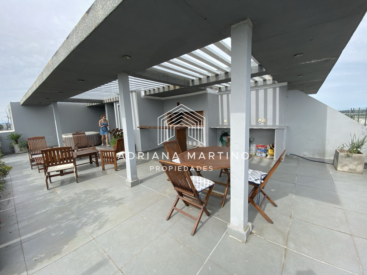 Apartamento ID.69426 - Excelente Pent House con hermosa vista al mar y espectacular terraza con yacuzzi.