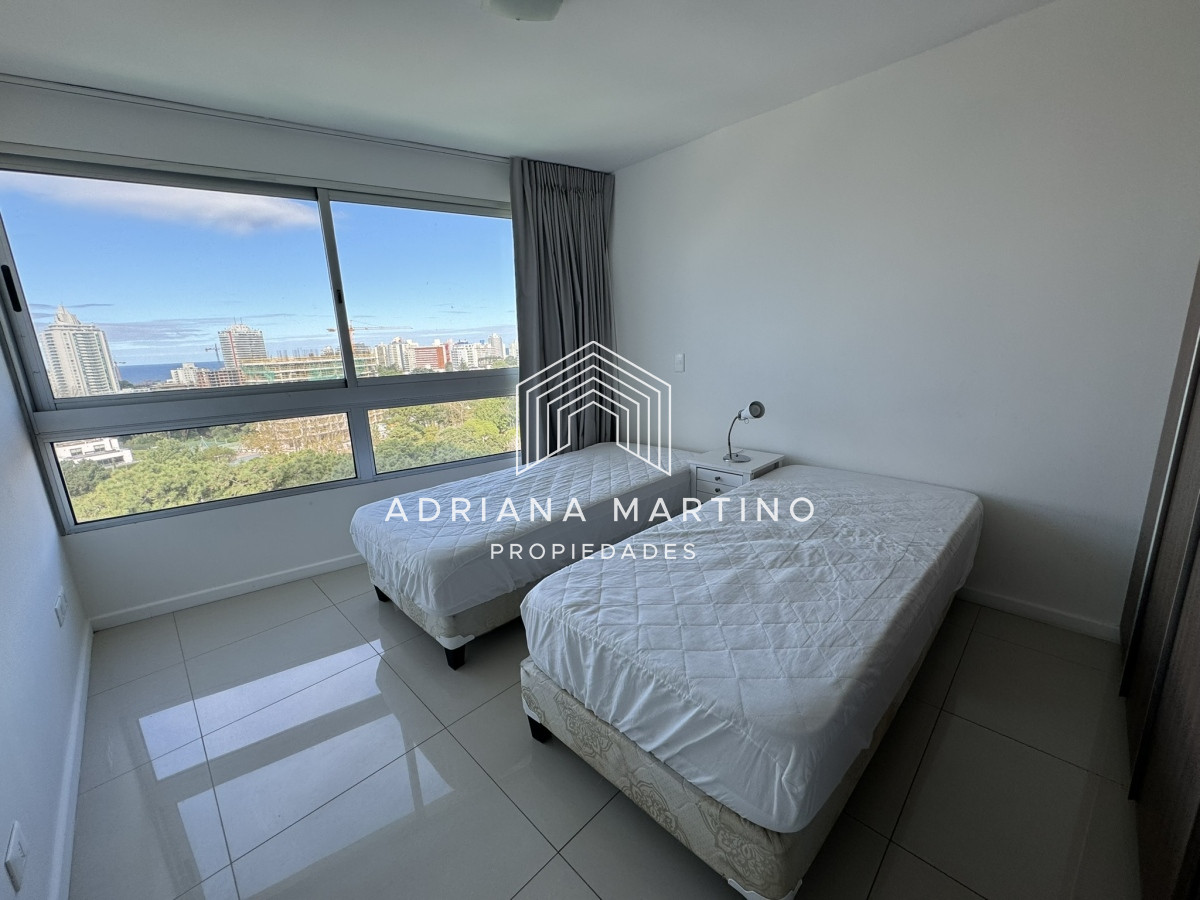 Apartamento ID.69466 - Hermoso apartamento en Av. Roosevelt - Punta del Este.