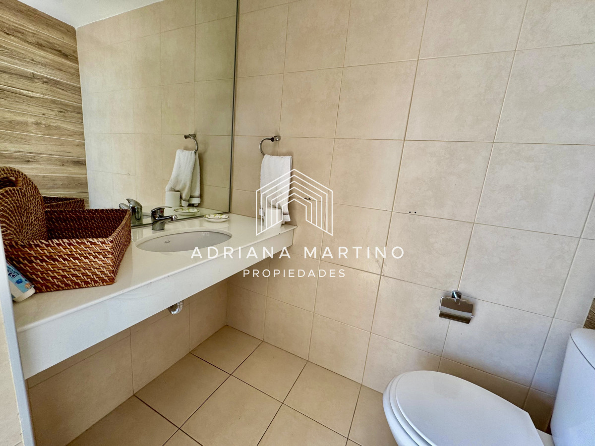 Apartamento ID.67231 - Espectacular Pent House en mansa con vista a la laguna.