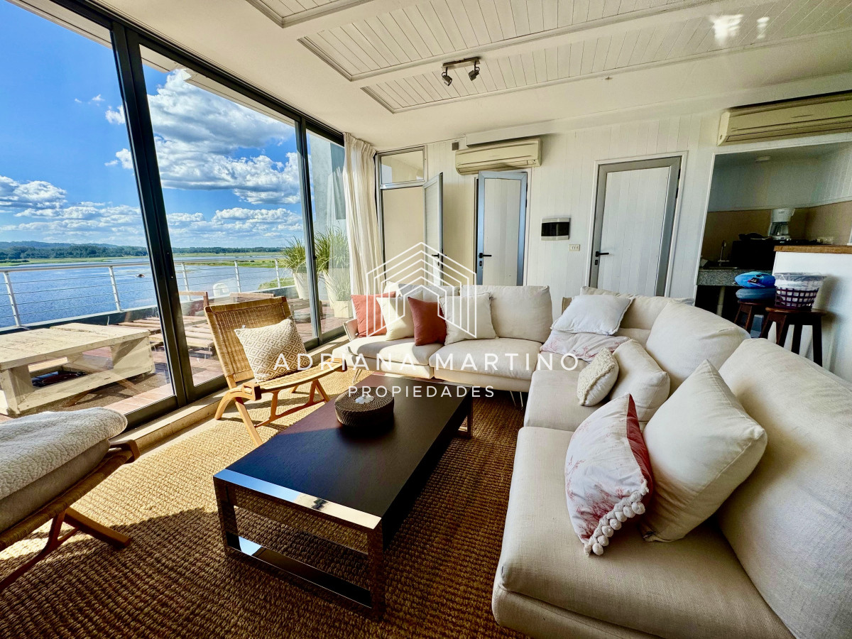 Apartamento ID.67231 - Espectacular Pent House en mansa con vista a la laguna.