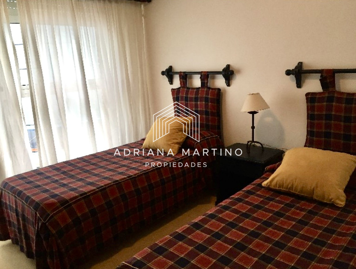 Apartamento ID.35885 - Hermoso apartamento con espectacular vista al mar, ubicado en península de Punta del Este.