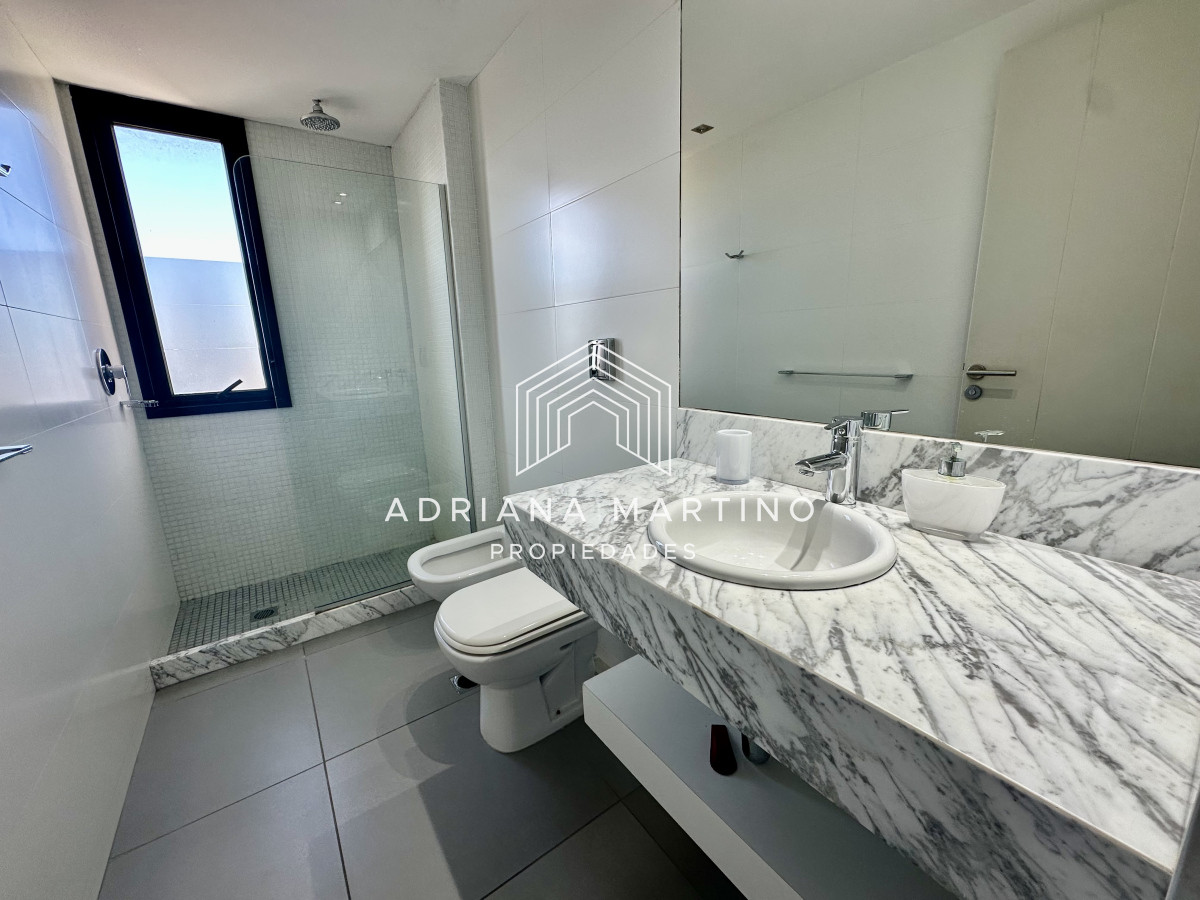 Apartamento ID.71404 - Excelente apartamento a metros de playa brava con vista al mar 