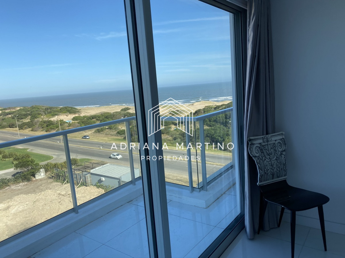 Apartamento ID.37018 - Lujoso Penthouse ubicado frente al mar en la Brava. 