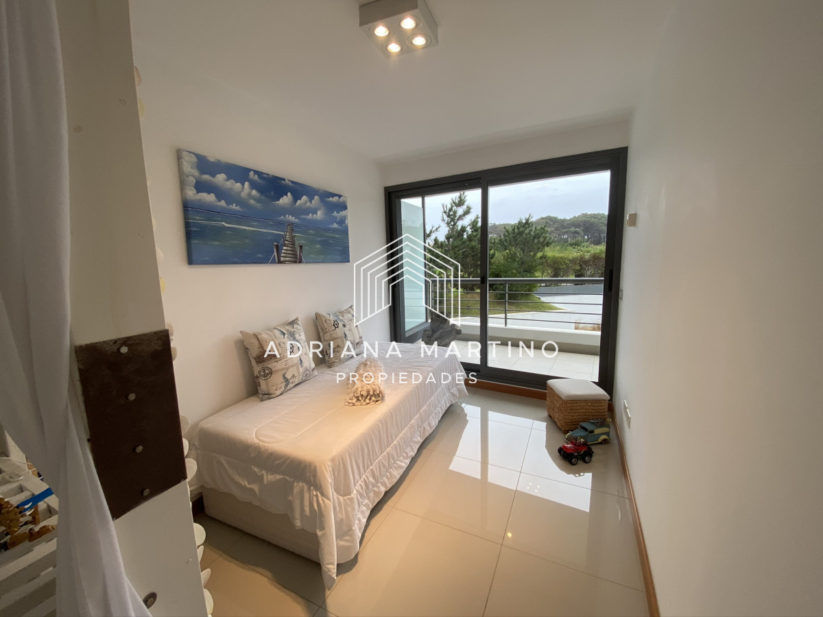 Apartamento ID.69193 - Amplio apartamento de categoria en primera linea a playa brava