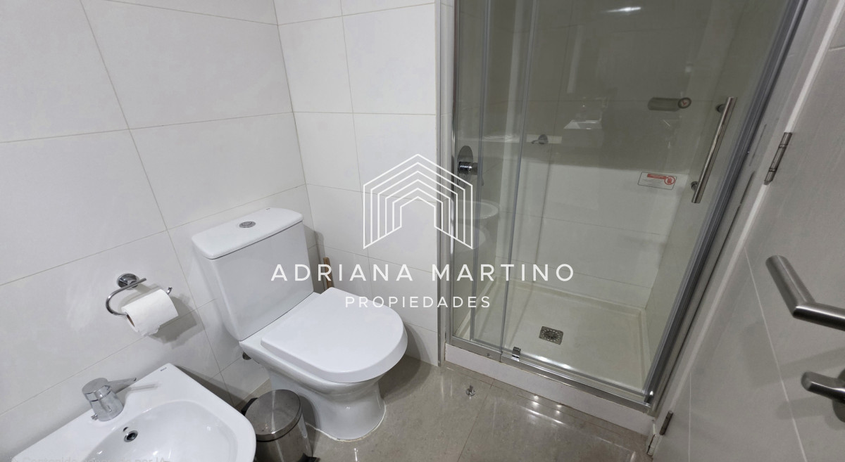 Apartamento ID.71729 - Mansa, oportunidad exclusiva a pasos del mar , edificio con buenos servicios.