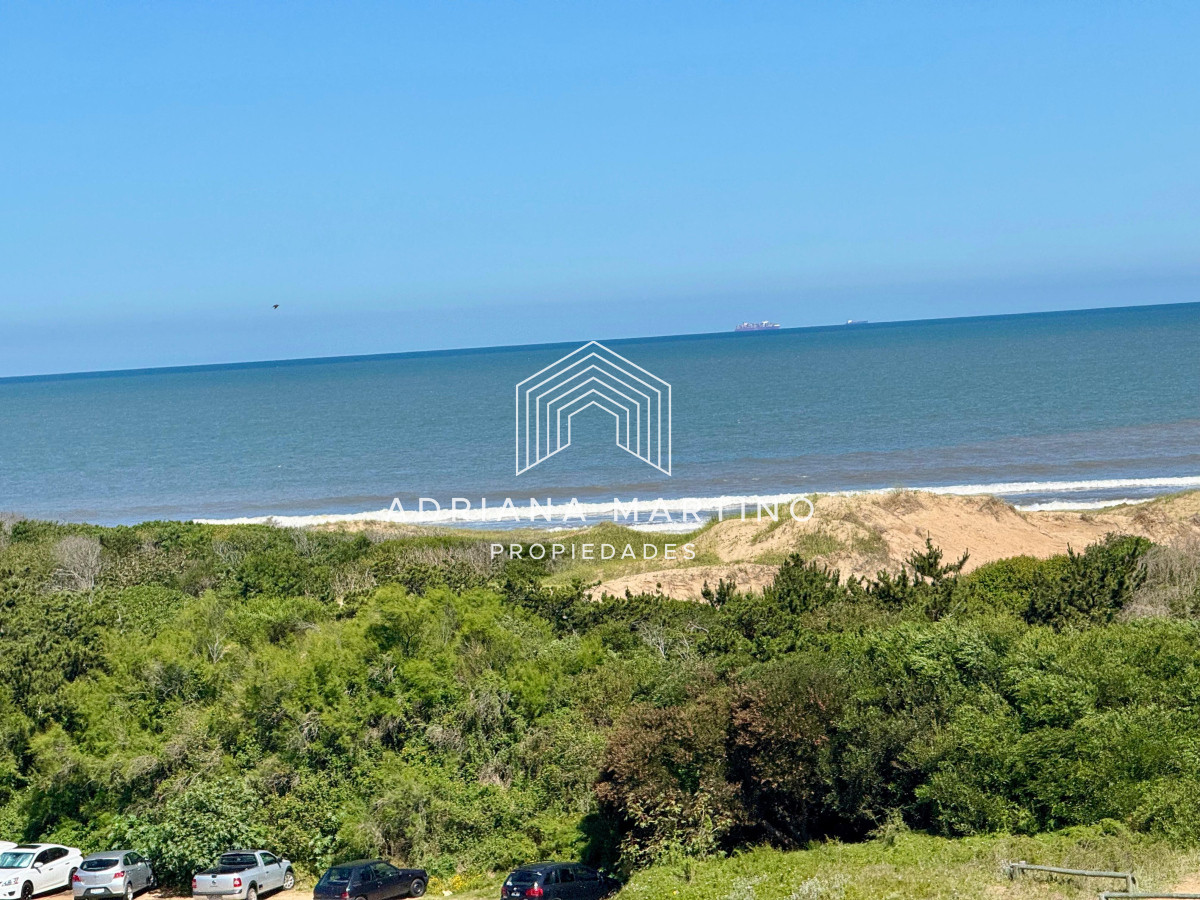 Apartamento ID.71107 - Excelente penthouse duplex en primera línea playa brava 