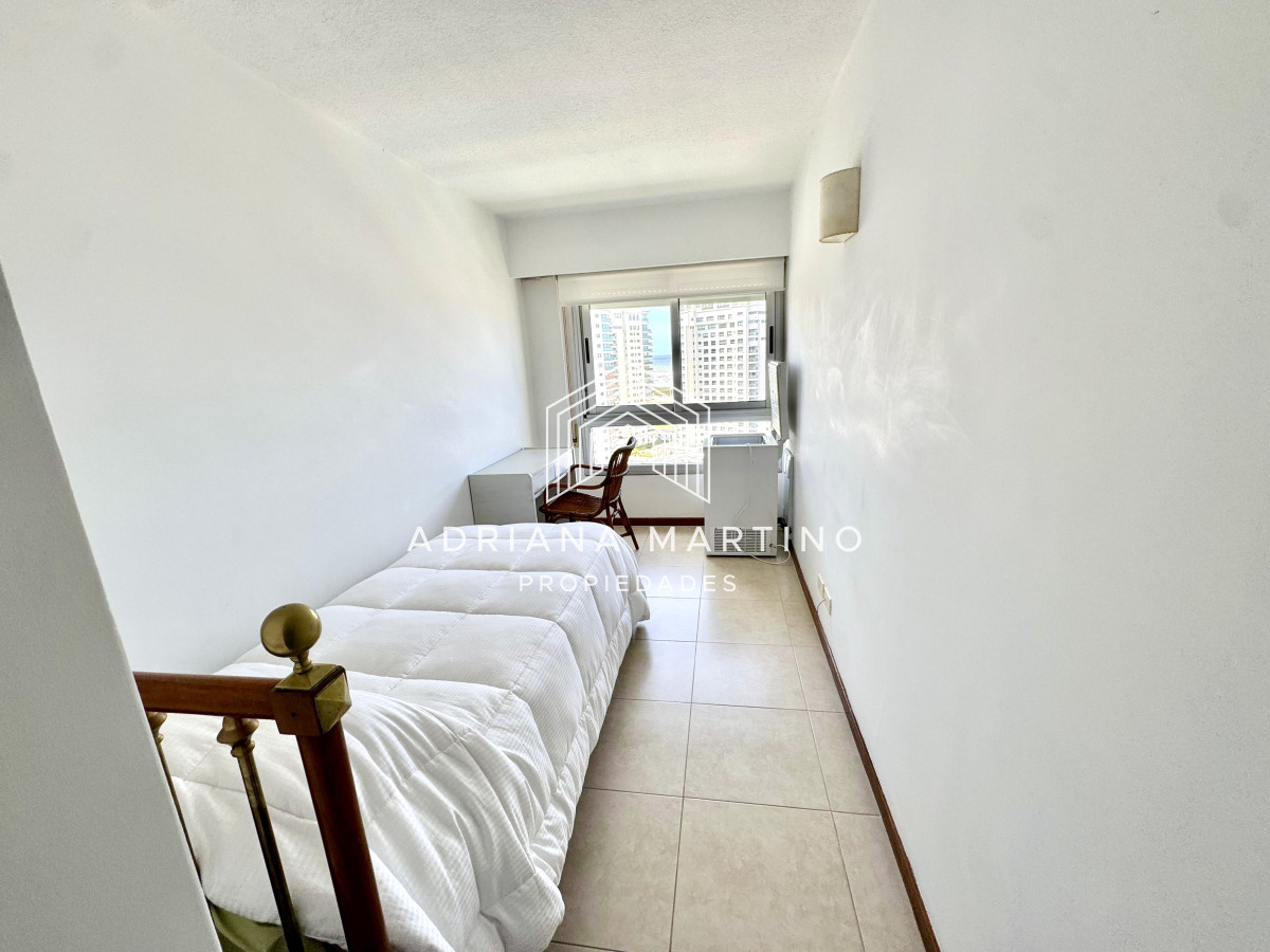 Apartamento ID.71489 - Apartamento en venta – Primera línea Playa Mansa, Punta del Este