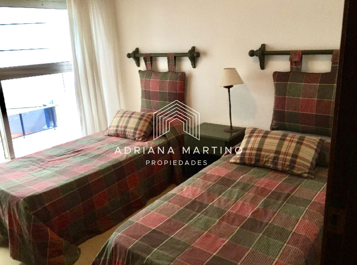 Apartamento ID.35885 - Hermoso apartamento con espectacular vista al mar, ubicado en península de Punta del Este.