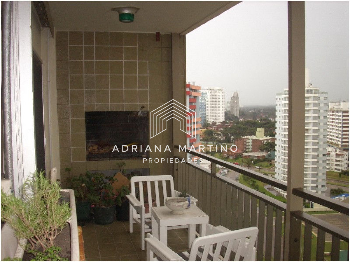 Apartamento ID.33579 - Muy lindo apartamento en Brava-Punta del Este con hermosa vista al mar.