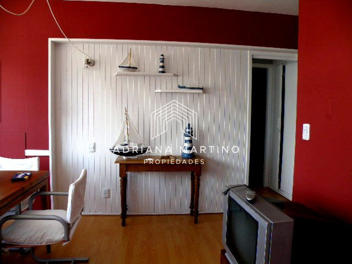 Apartamento ID.32872 - Apartamento ubicado en península de Punta del Este a pasos de mar. 
