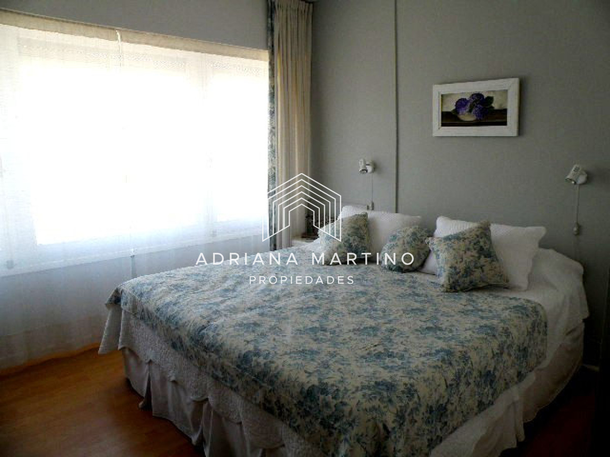 Apartamento ID.32872 - Apartamento ubicado en península de Punta del Este a pasos de mar. 
