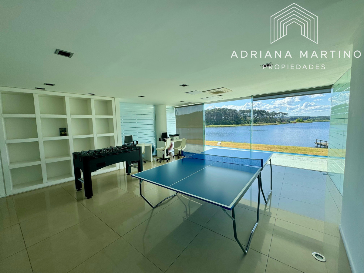 Apartamento ID.67231 - Espectacular Pent House en mansa con vista a la laguna.