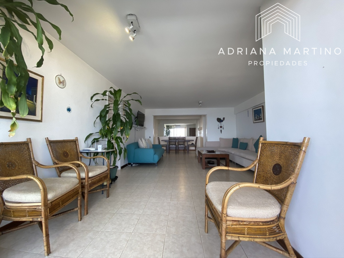 Apartamento ID.37016 - Hermoso y muy confortable apartamento en península con excelente vista al mar.