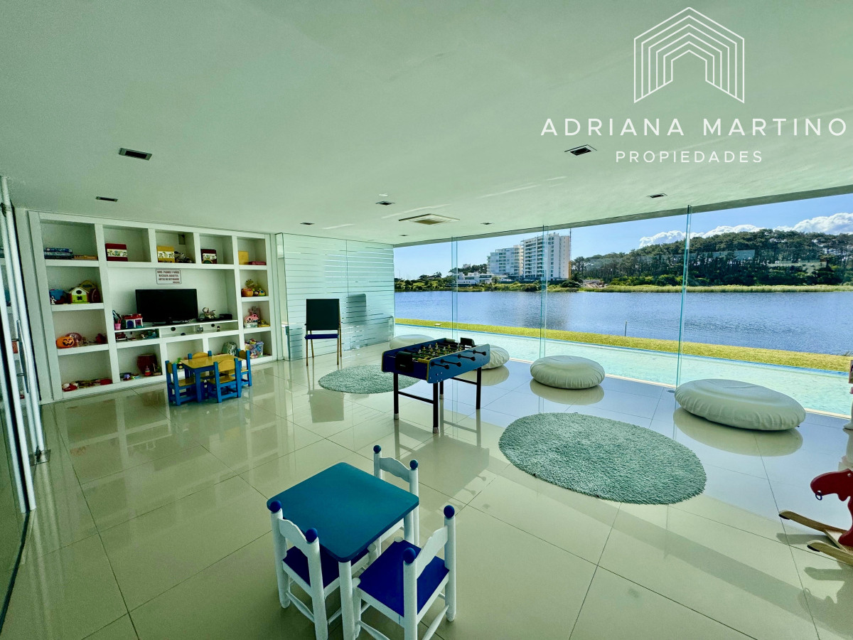 Apartamento ID.67231 - Espectacular Pent House en mansa con vista a la laguna.