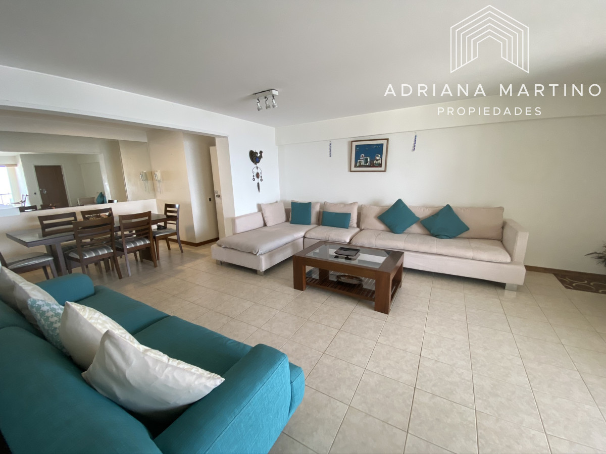 Apartamento ID.37016 - Hermoso y muy confortable apartamento en península con excelente vista al mar.