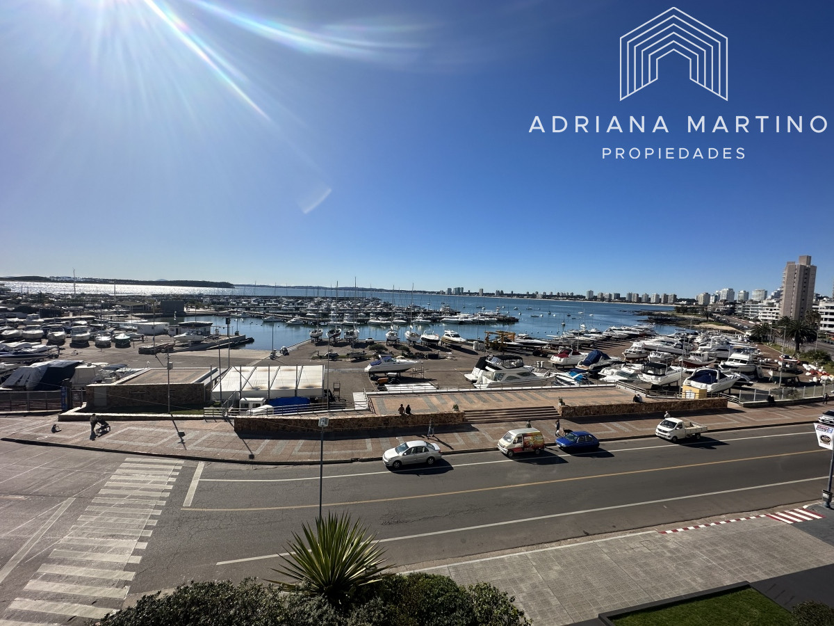 Hermosa y amplia unidad de lujo en el Puerto de Punta del Este