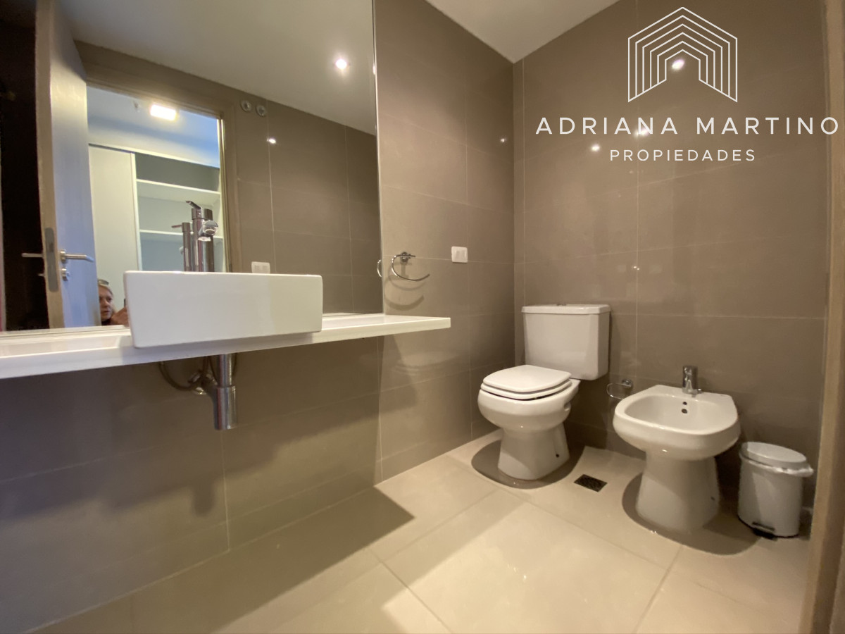 Apartamento ID.69144 - Excelente ubicación muy cerca del mar. Cómodo apartamento . Ambientes iluminados y amplios.