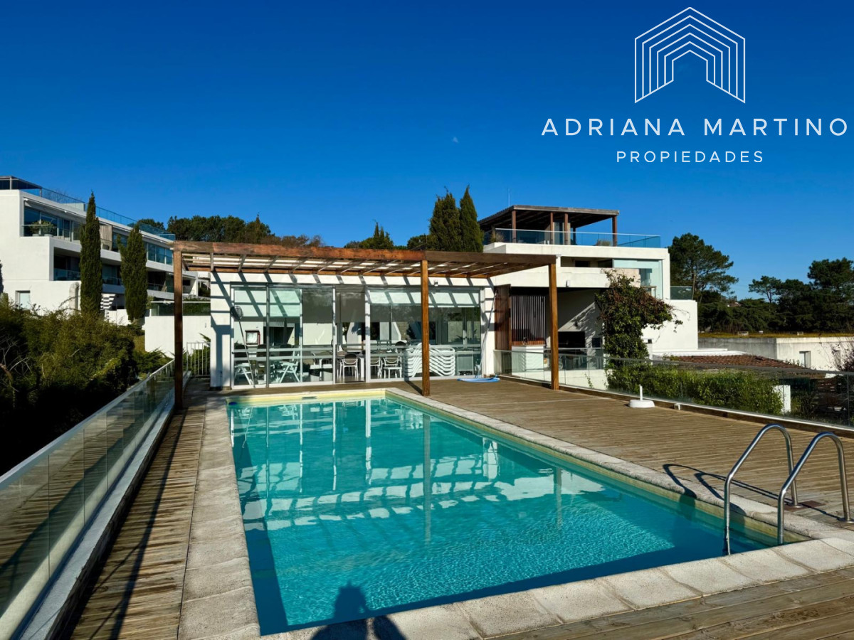 Exclusivo dúplex en venta y alquiler temporal con vista al mar – Punta Ballena