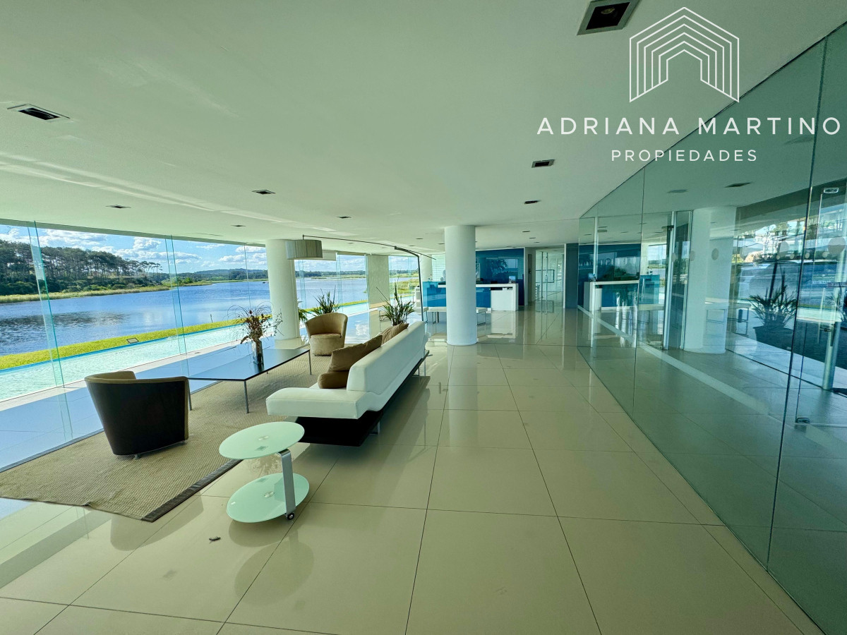 Apartamento ID.67231 - Espectacular Pent House en mansa con vista a la laguna.