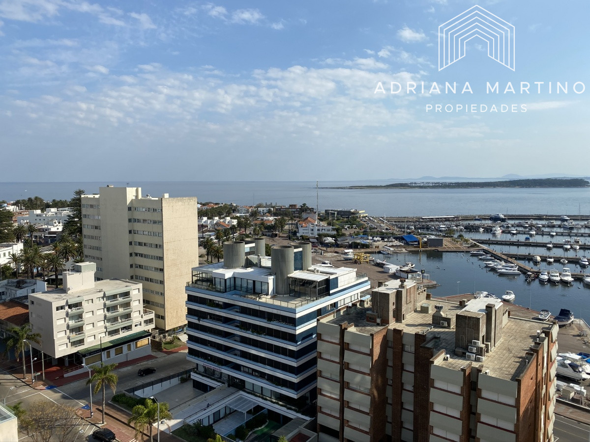 Apartamento ID.37016 - Hermoso y muy confortable apartamento en península con excelente vista al mar.