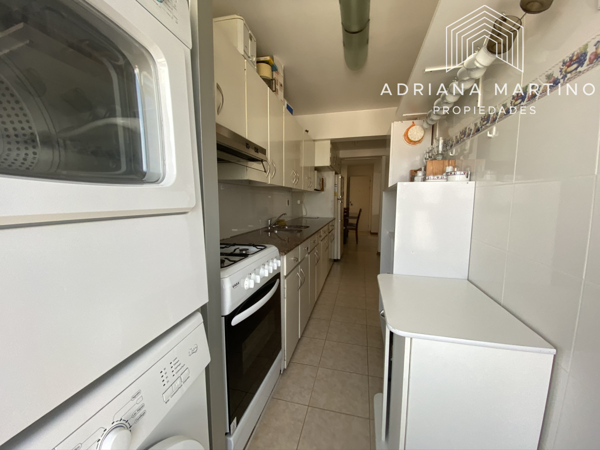 Apartamento ID.37016 - Hermoso y muy confortable apartamento en península con excelente vista al mar.