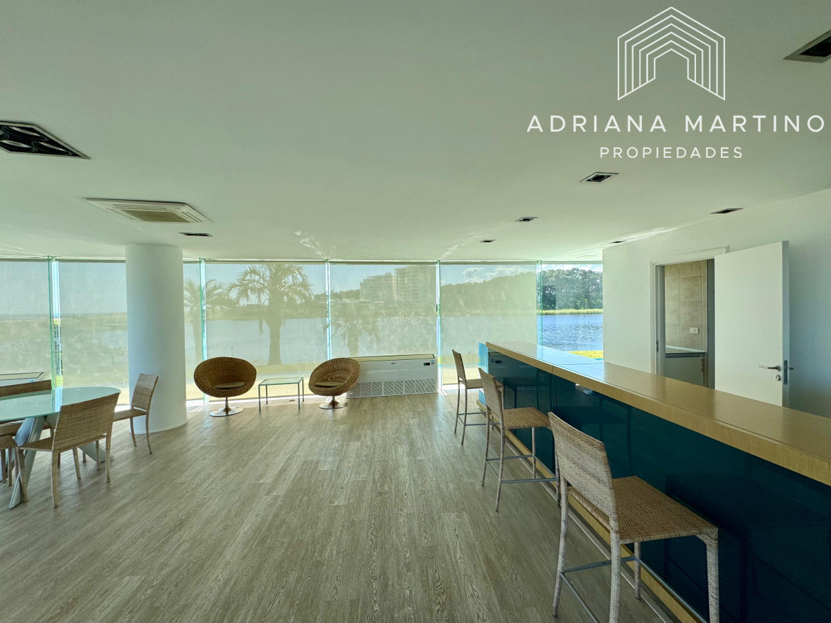 Apartamento ID.67231 - Espectacular Pent House en mansa con vista a la laguna.