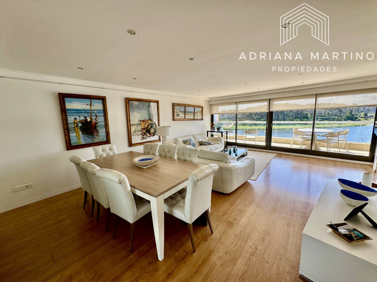 Apartamento ID.67231 - Espectacular Pent House en mansa con vista a la laguna.