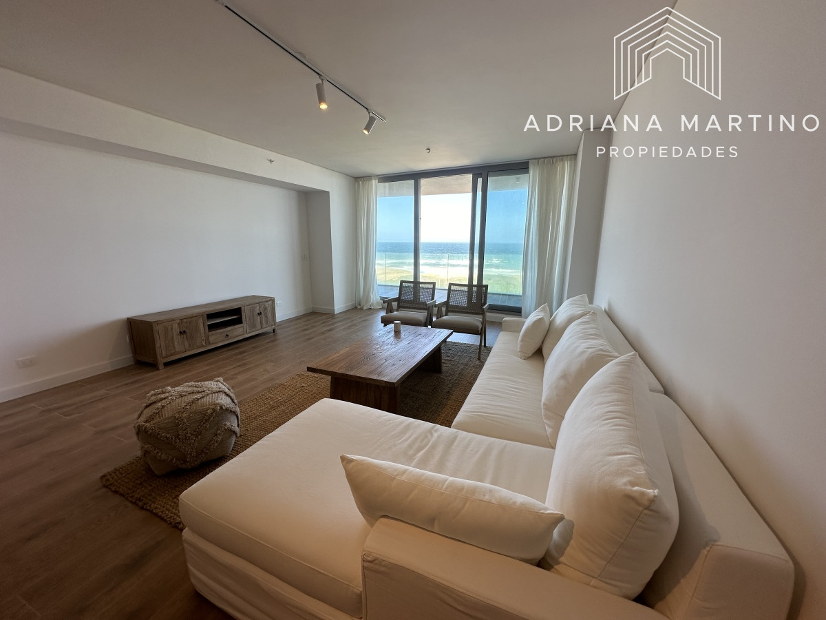 Apartamento de categoría en primera línea brava