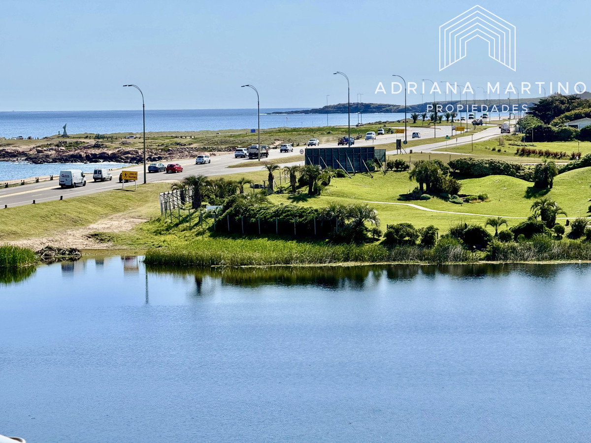 Apartamento ID.67231 - Espectacular Pent House en mansa con vista a la laguna.