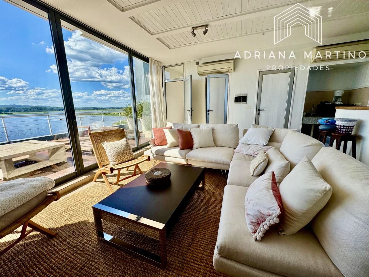 Apartamento ID.67231 - Espectacular Pent House en mansa con vista a la laguna.
