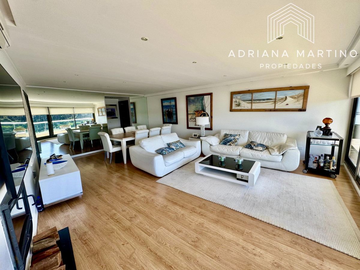 Apartamento ID.67231 - Espectacular Pent House en mansa con vista a la laguna.