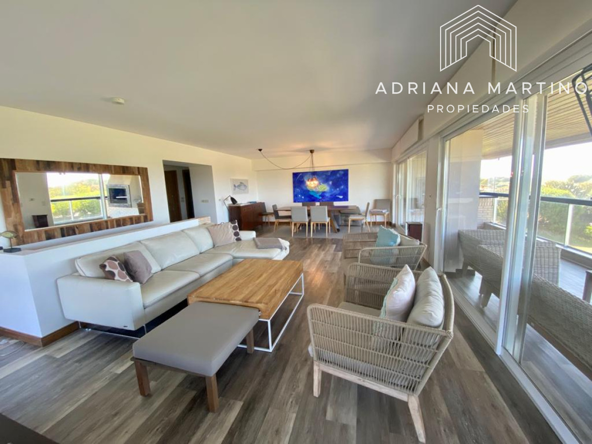 Hermoso apartamento en playa brava en primera linea con vista al Mar