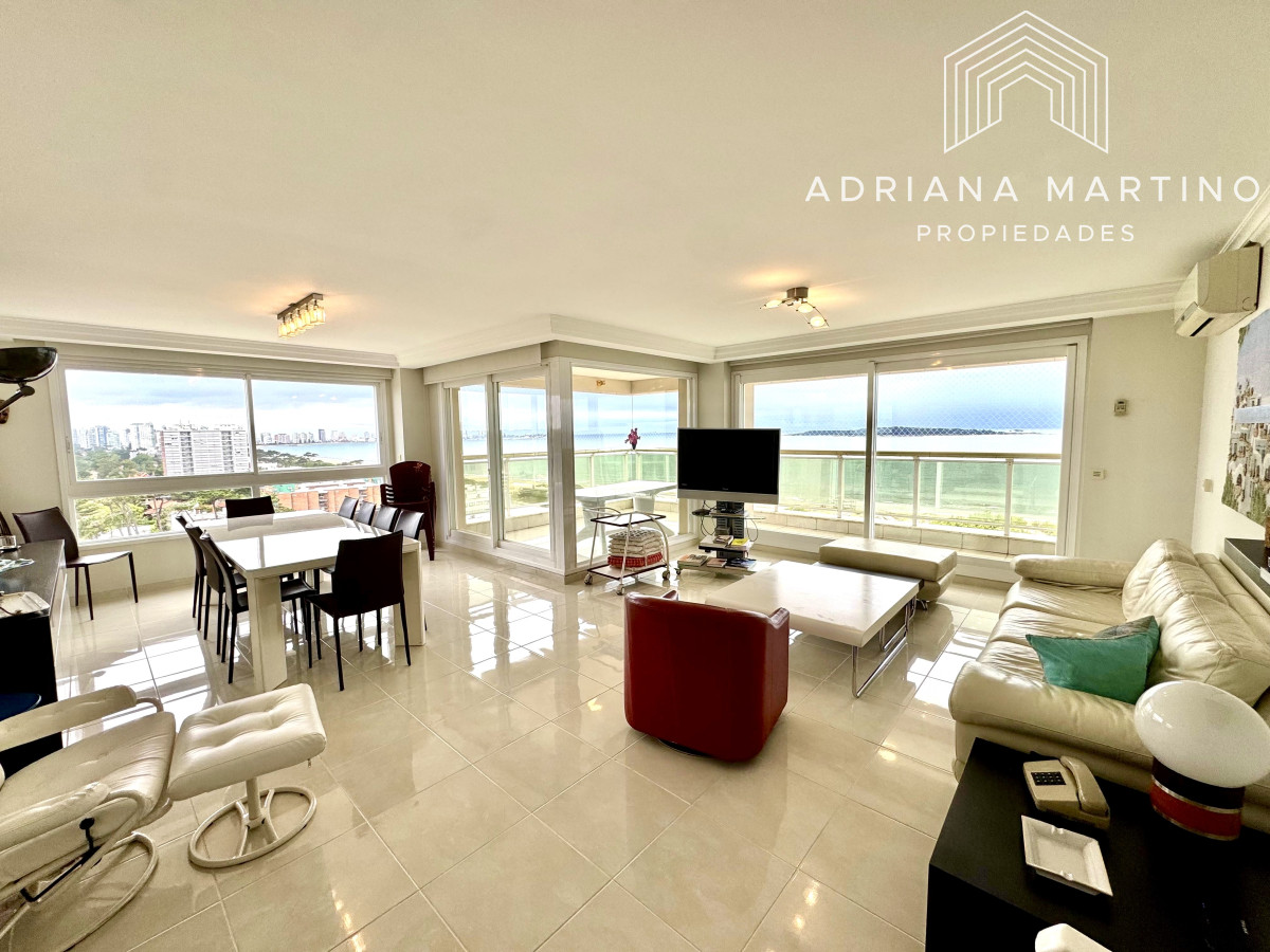 Excelente apartamento en primera línea playa mansa