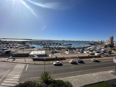 Hermosa y amplia unidad de lujo en el Puerto de Punta del Este