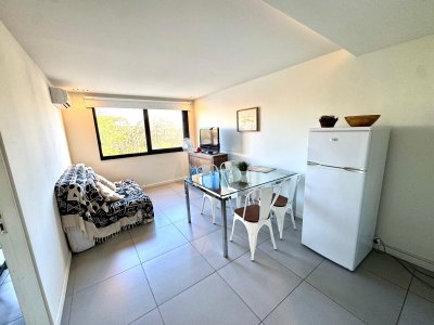 Apartamento en venta a paso de playa brava 