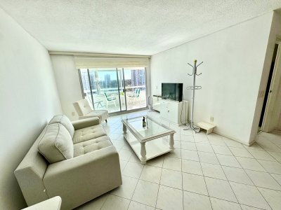 Apartamento en Venta – Punta del Este, Av. Roosevelt
