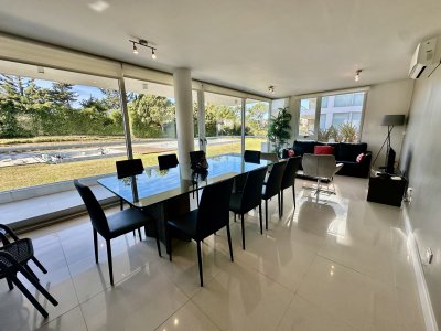  Excelente apartamento en playa brava 