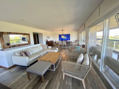  Hermoso apartamento en playa brava en primera linea con vista al Mar