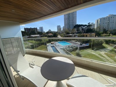 Excelente apartamento en playa brava 