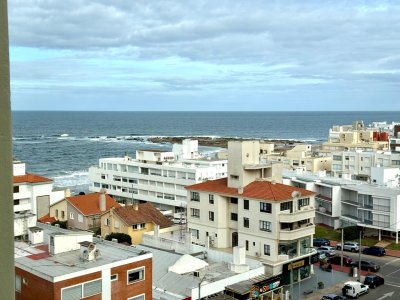 Peninsula vista a el mar 