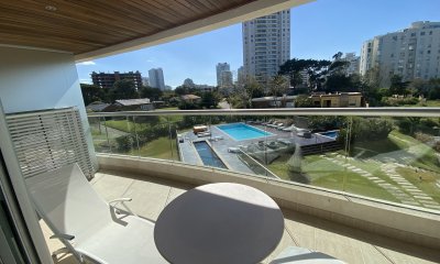 Excelente apartamento en playa brava